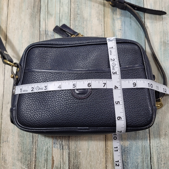 Vintage Dooney & Bourke Leather Crossbody Bag. - Picture 5 of 16